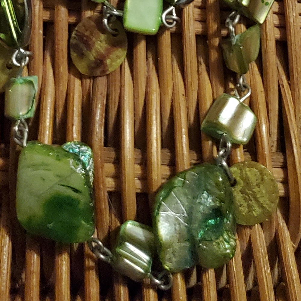 Gorgeous Green necklace and earrings